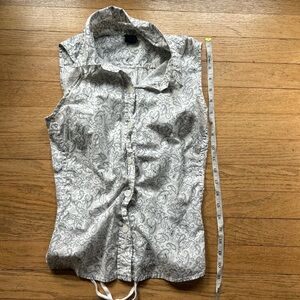 GAP White and Gray Paisley Shirt